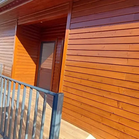 Casas De Madeira C Canico (Madeira)