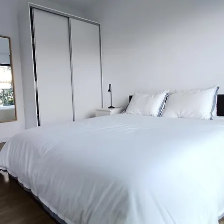 Casas De Madeira C Canico (Madeira)